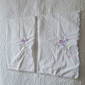 Linencorp Vintage Cotton Scalloped Bird Pillowcases- Bundle of 2